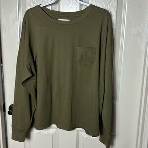 Free Assembly army green long sleeve pocket t-shirt NWOT size XL